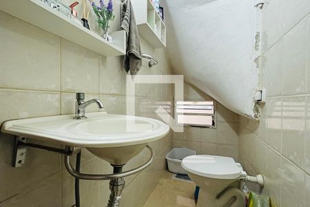 Casa à venda com 260m², 5 quartos e 2 vagas Casa à venda com 260m², 5 quartos e 2 vagasLavabo 1