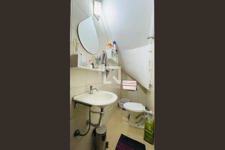 Casa à venda com 260m², 5 quartos e 2 vagas Casa à venda com 260m², 5 quartos e 2 vagasLavabo 1