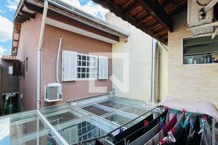 Casa à venda com 260m², 5 quartos e 2 vagas Casa à venda com 260m², 5 quartos e 2 vagasVaranda da Suíte 2