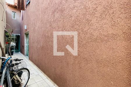 Casa à venda com 260m², 5 quartos e 2 vagas Casa à venda com 260m², 5 quartos e 2 vagasÁrea externa