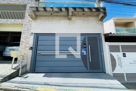 Casa à venda com 260m², 5 quartos e 2 vagas Casa à venda com 260m², 5 quartos e 2 vagasFachada