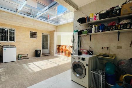 Casa à venda com 260m², 5 quartos e 2 vagas Casa à venda com 260m², 5 quartos e 2 vagasÁrea de Serviço