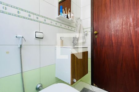 Casa à venda com 260m², 5 quartos e 2 vagas Casa à venda com 260m², 5 quartos e 2 vagasBanheiro