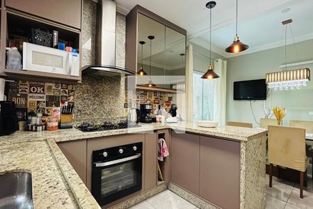 Casa à venda com 260m², 5 quartos e 2 vagas Casa à venda com 260m², 5 quartos e 2 vagasCozinha 1