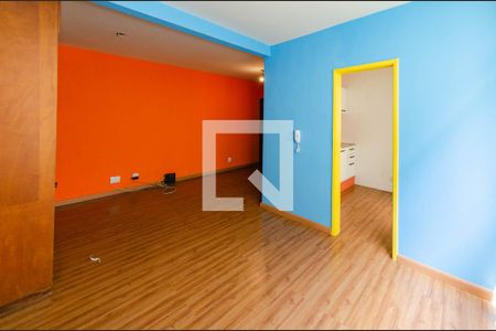 Sala de apartamento à venda com 2 quartos, 68m² em Coração Eucarístico, Belo Horizonte