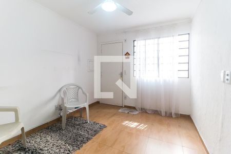 Sala de apartamento para alugar com 2 quartos, 52m² em Jardim Itamarati, Poá