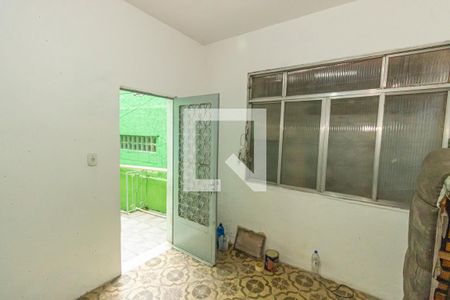 Sala de casa para alugar com 2 quartos, 16m² em Bento Ribeiro, Rio de Janeiro