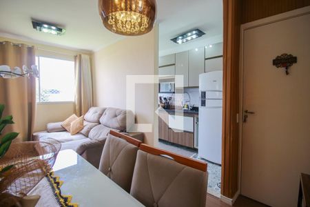 Sala de apartamento para alugar com 2 quartos, 41m² em Jardim das Oliveiras, Itaquaquecetuba