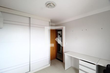 Quarto 2 de apartamento para alugar com 4 quartos, 165m² em Santa Mônica, Uberlândia