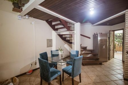 Sala de casa à venda com 4 quartos, 219m² em Menino Deus, Porto Alegre