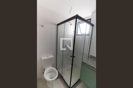 Banheiro de kitnet/studio para alugar com 1 quarto, 39m² em Ingá, Niterói