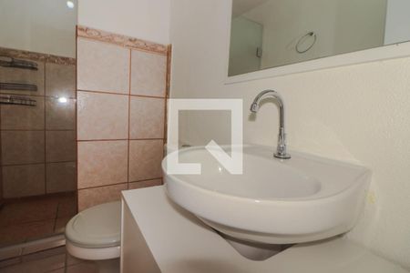 Banheiro de apartamento para alugar com 1 quarto, 40m² em Humaitá, Porto Alegre