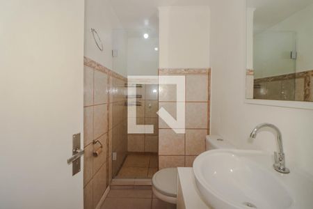 Banheiro de apartamento para alugar com 1 quarto, 40m² em Humaitá, Porto Alegre