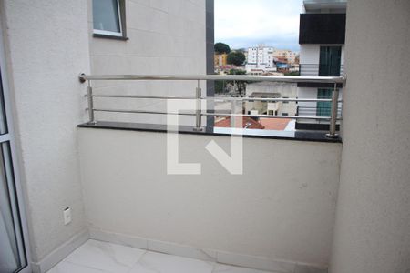 Sacada de apartamento para alugar com 2 quartos, 75m² em Novo Eldorado, Contagem