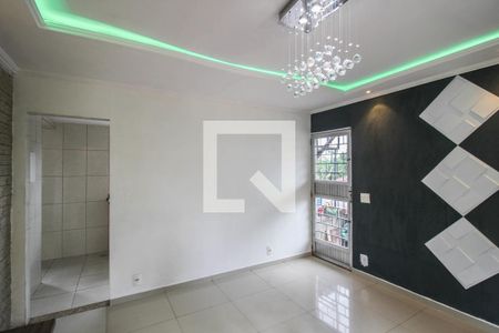 Sala de apartamento para alugar com 1 quarto, 75m² em Moquetá, Nova Iguaçu