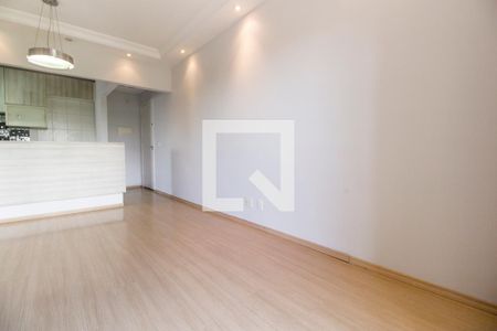 Sala de TV de apartamento à venda com 3 quartos, 69m² em Jardim Tupanci, Barueri