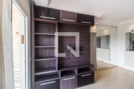 Sala de TV de apartamento à venda com 3 quartos, 69m² em Jardim Tupanci, Barueri