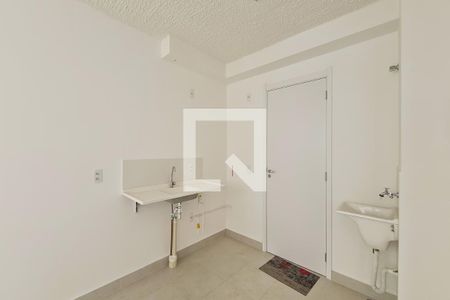 Sala, cozinha e área de serviço de apartamento para alugar com 2 quartos, 32m² em Vila Graciosa, São Paulo