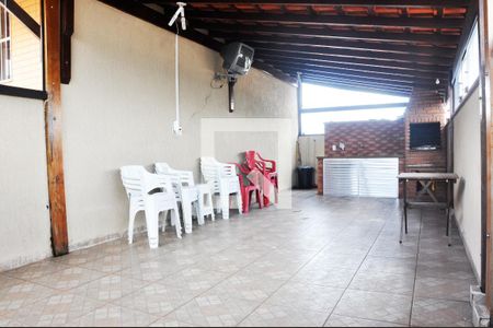 Casa de condomínio à venda com 121m², 2 quartos e 2 vagas Casa de condomínio à venda com 121m², 2 quartos e 2 vagasÁrea comum - Churrasqueira