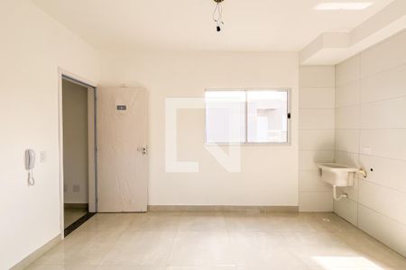 Sala/Cozinha de apartamento para alugar com 2 quartos, 45m² em Vila Mangalot, São Paulo