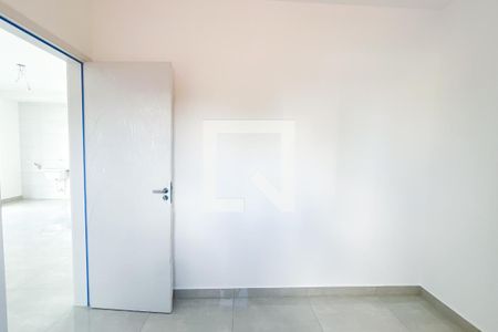 Quarto 2 de apartamento para alugar com 2 quartos, 45m² em Vila Mangalot, São Paulo