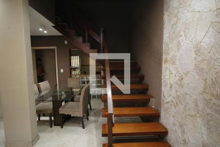 Sala de casa à venda com 4 quartos, 170m² em Olaria, Rio de Janeiro