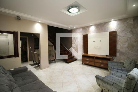 Sala de casa à venda com 4 quartos, 170m² em Olaria, Rio de Janeiro