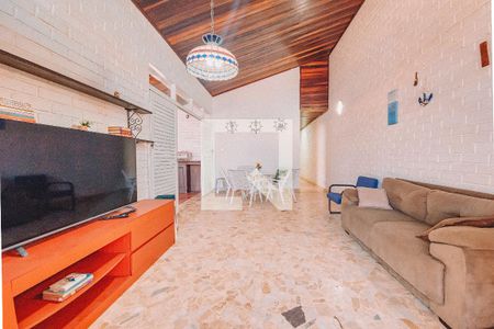 Sala de casa para alugar com 5 quartos, 250m² em Piatã, Salvador