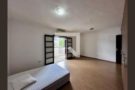 Suíte  de casa para alugar com 4 quartos, 240m² em Jardim Tupa, São Paulo