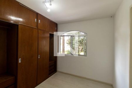 Quarto 1 Suíte de casa de condomínio para alugar com 2 quartos, 65m² em Capão Raso, Curitiba