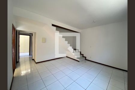 Sala de casa para alugar com 1 quarto, 127m² em Quintino Bocaiúva, Rio de Janeiro