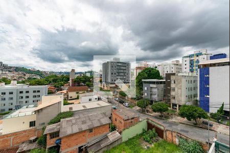 Sala de apartamento à venda com 3 quartos, 80m² em Nova Suíça, Belo Horizonte