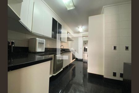 Foto 13 de apartamento à venda com 3 quartos, 147m² em Vila Bertioga, São Paulo