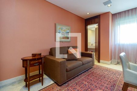 Apartamento à venda com 370m², 3 quartos e 5 vagas Apartamento à venda com 370m², 3 quartos e 5 vagasEscritório