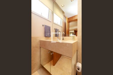 Apartamento à venda com 370m², 3 quartos e 5 vagas Apartamento à venda com 370m², 3 quartos e 5 vagasSuíte 2 - Banheiro