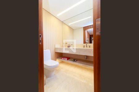 Apartamento à venda com 370m², 3 quartos e 5 vagas Apartamento à venda com 370m², 3 quartos e 5 vagasEscritório - Lavabo