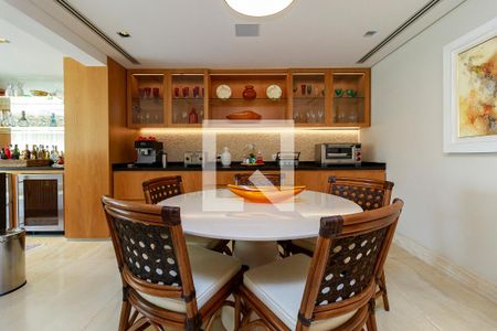 Apartamento à venda com 370m², 3 quartos e 5 vagas Apartamento à venda com 370m², 3 quartos e 5 vagasSala