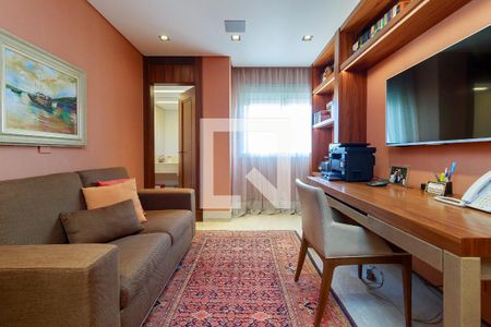 Apartamento à venda com 370m², 3 quartos e 5 vagas Apartamento à venda com 370m², 3 quartos e 5 vagasEscritório