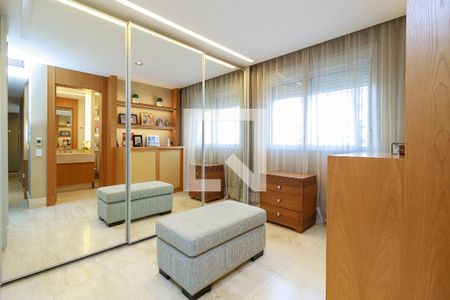 Apartamento à venda com 370m², 3 quartos e 5 vagas Apartamento à venda com 370m², 3 quartos e 5 vagasSuíte Principal - Closet