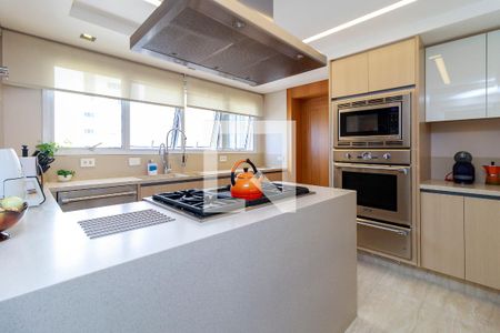 Apartamento à venda com 370m², 3 quartos e 5 vagas Apartamento à venda com 370m², 3 quartos e 5 vagasCozinha