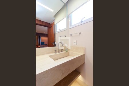 Apartamento à venda com 370m², 3 quartos e 5 vagas Apartamento à venda com 370m², 3 quartos e 5 vagasEscritório - Lavabo