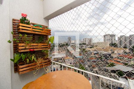 Apartamento à venda com 64m², 2 quartos e 1 vaga Apartamento à venda com 64m², 2 quartos e 1 vagaVaranda