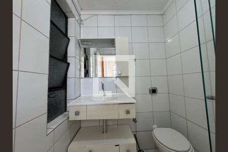 Banheiro de apartamento à venda com 1 quarto, 60m² em Centro, São Leopoldo