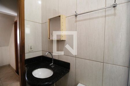 Banheiro Social de casa para alugar com 6 quartos, 100m² em Alto Umuarama, Uberlândia