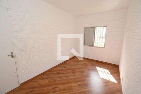 Quarto 1 de apartamento para alugar com 2 quartos, 52m² em Jardim Satelite, São Paulo