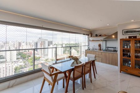 Sala de apartamento à venda com 3 quartos, 137m² em Chácara Santo Antônio, São Paulo