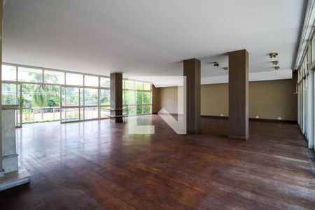 Casa à venda com 6 quartos, 1541m² em Vila Tramontano, São Paulo