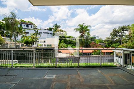 Casa à venda com 6 quartos, 1541m² em Vila Tramontano, São Paulo