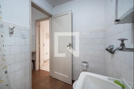 Banheiro de kitnet/studio para alugar com 1 quarto, 28m² em Ponta da Praia, Santos