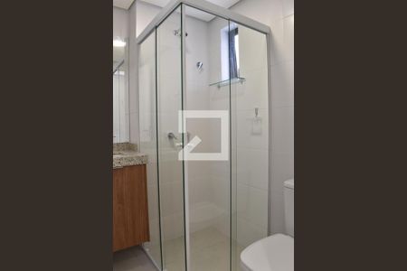 Banheiro de kitnet/studio para alugar com 1 quarto, 26m² em Prado Velho, Curitiba